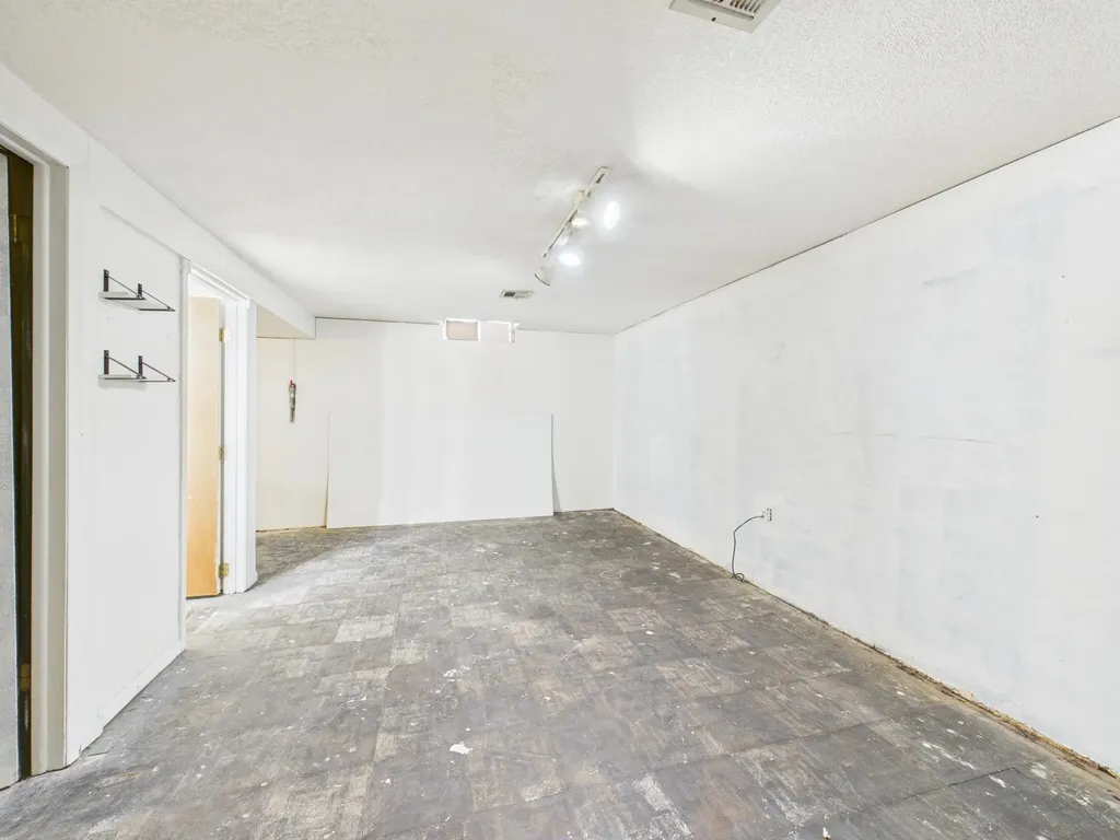 310 S Colby Street Valley Center KS 67147