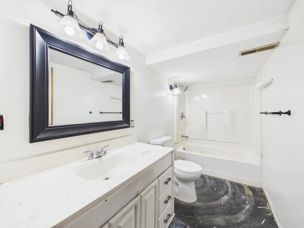 310 S Colby Street Valley Center KS 67147