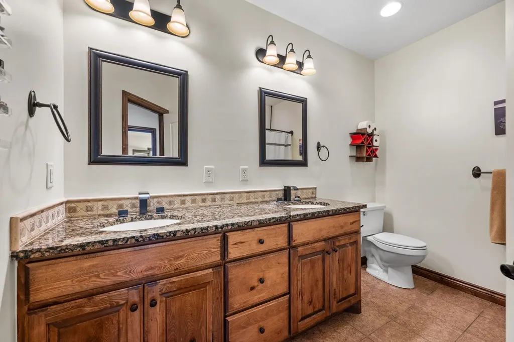 1427 E Timber Falls Court Andover KS 67002