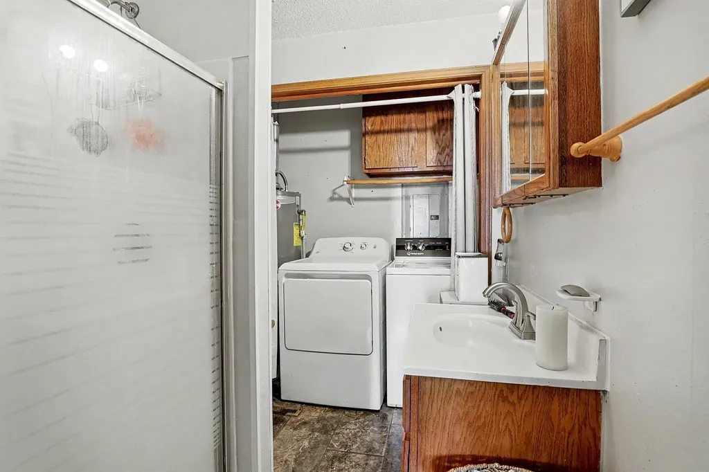 1409 E Alta Wichita KS 67216