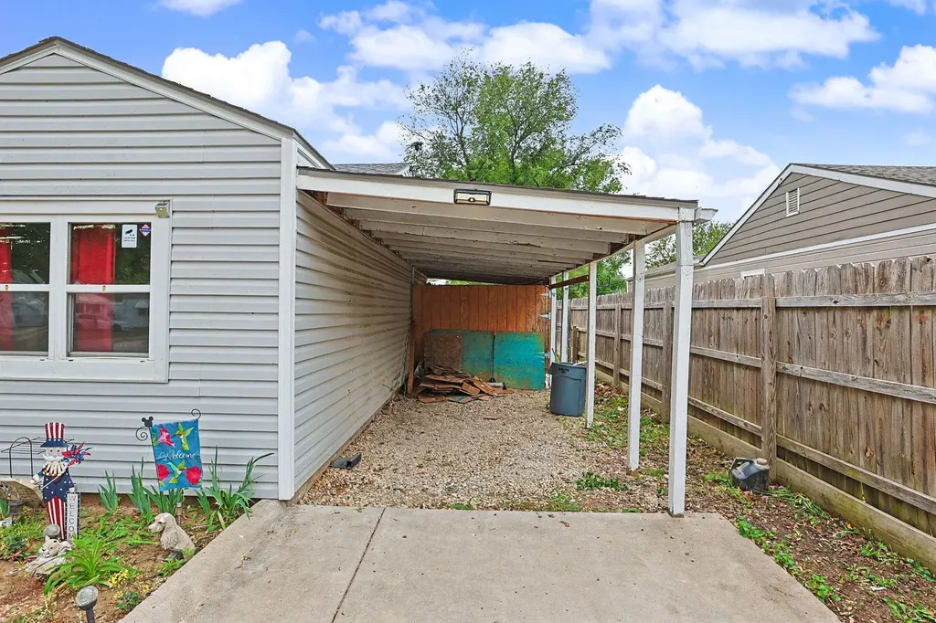 1409 E Alta Wichita KS 67216
