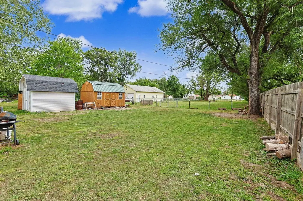 1409 E Alta Wichita KS 67216