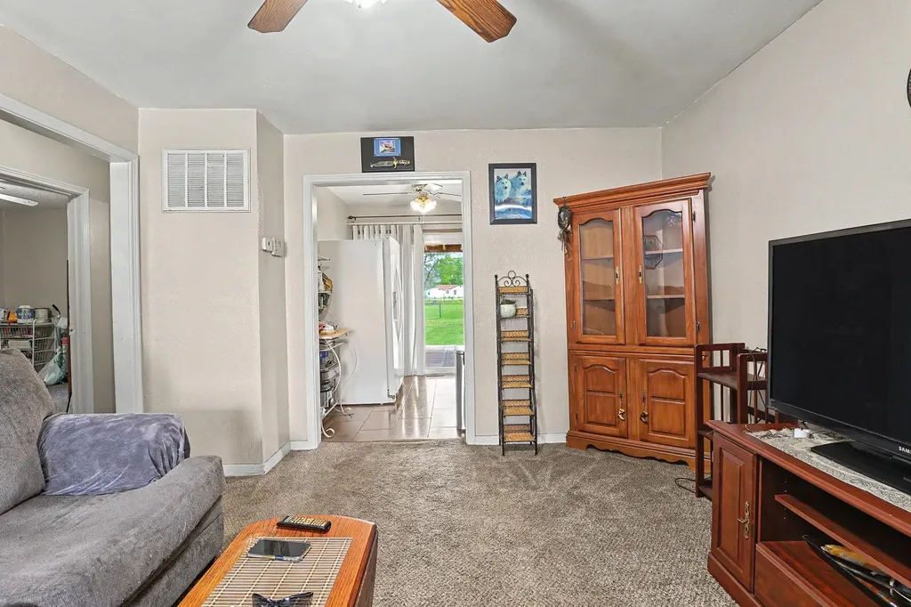 1409 E Alta Wichita KS 67216