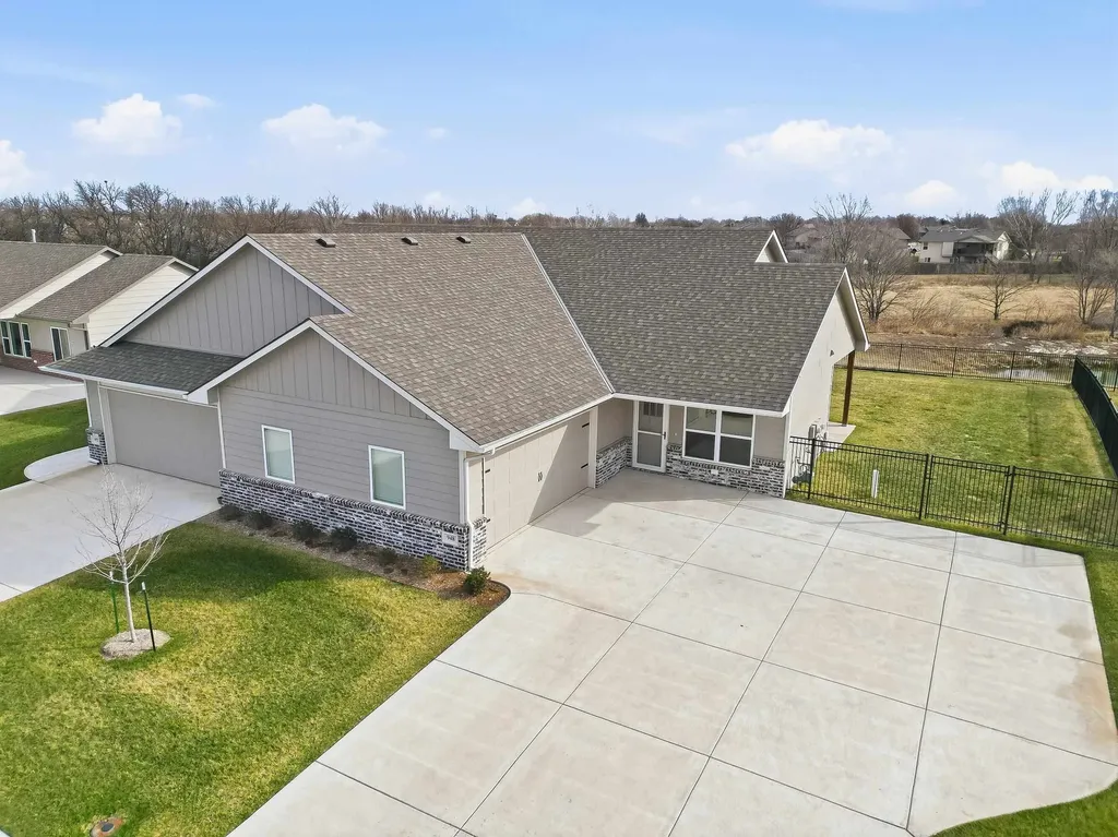 948 N Cloverleaf Street Goddard KS 67052