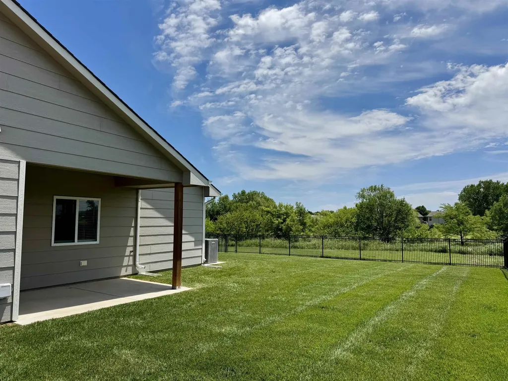 948 N Cloverleaf Street Goddard KS 67052