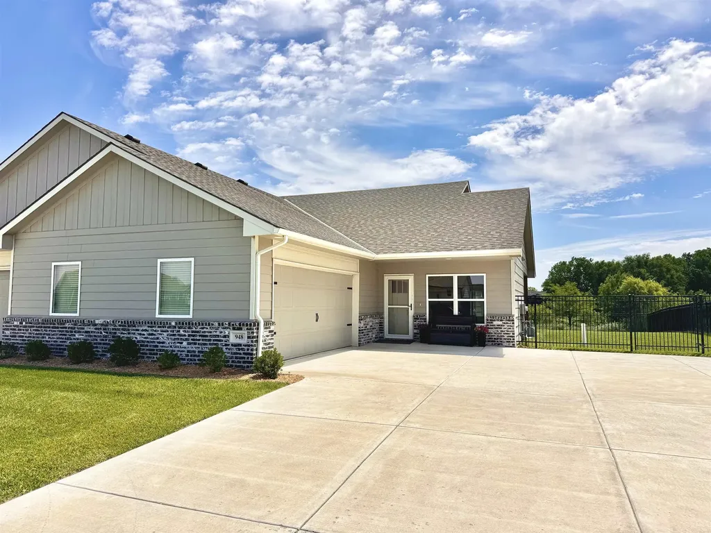 948 N Cloverleaf Street Goddard KS 67052
