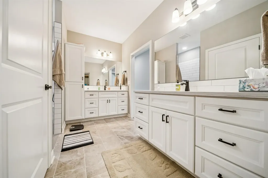 3641 N Lakeway Court Wichita KS 67205