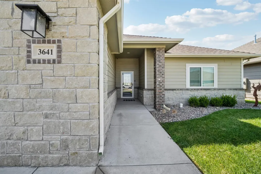 3641 N Lakeway Court Wichita KS 67205
