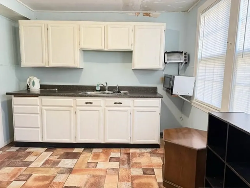 1119 S Pershing Avenue Wichita KS 67218