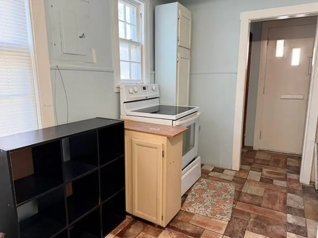 1119 S Pershing Avenue Wichita KS 67218