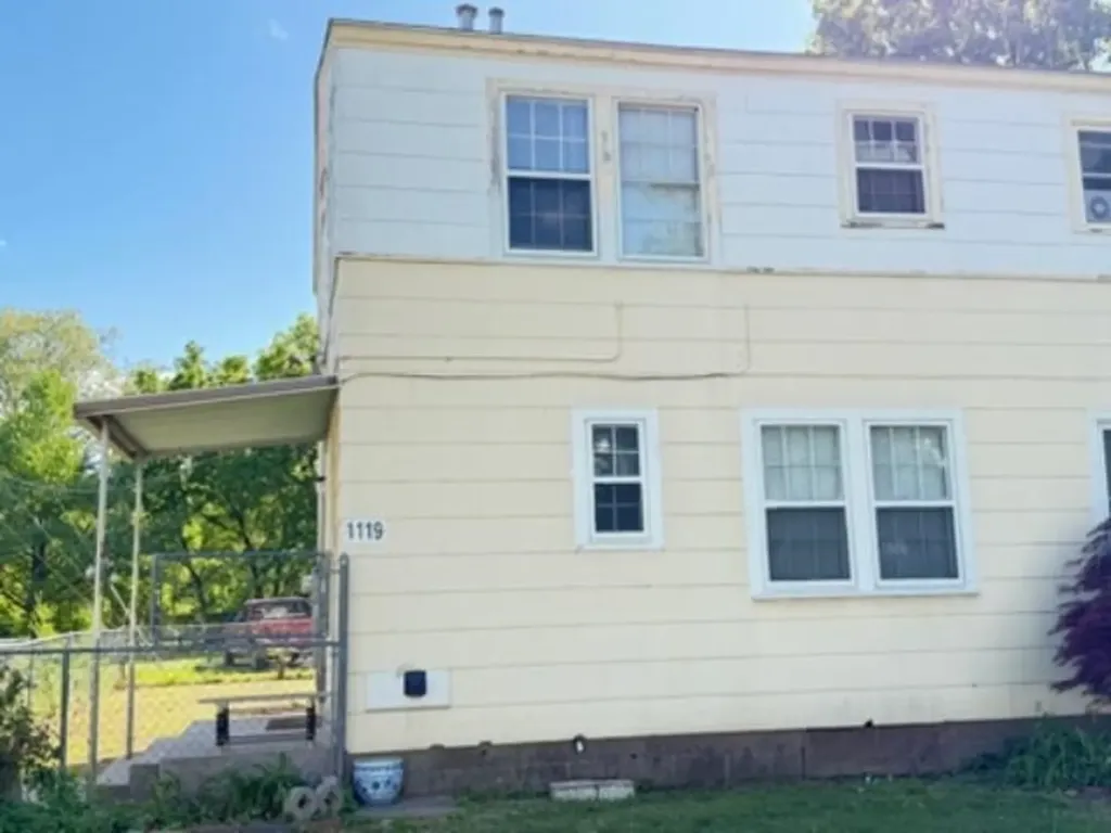 1119 S Pershing Avenue Wichita KS 67218
