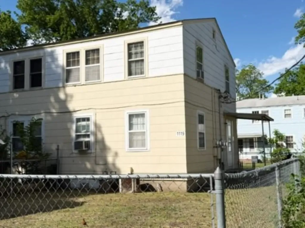 1119 S Pershing Avenue Wichita KS 67218