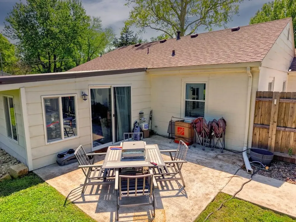 238 E Radio Lane Arkansas City KS 67005