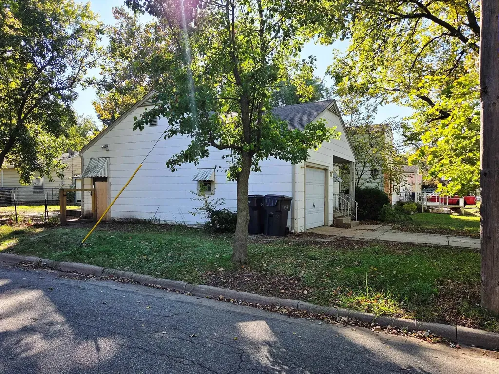 820 Grandview Avenue Newton KS 67114