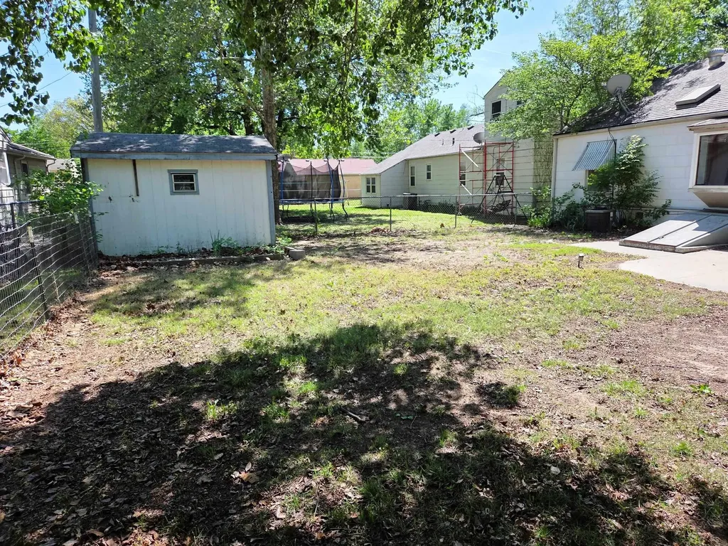 820 Grandview Avenue Newton KS 67114