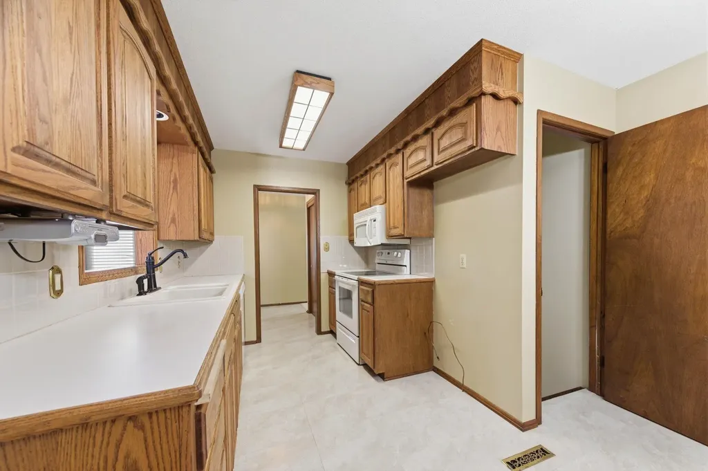 2132 N Mccomas Wichita KS 67203