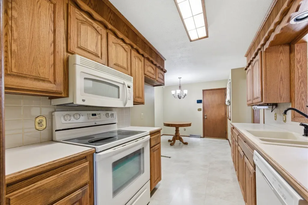 2132 N Mccomas Wichita KS 67203