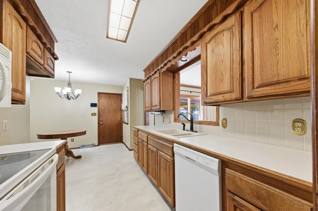 2132 N Mccomas Wichita KS 67203