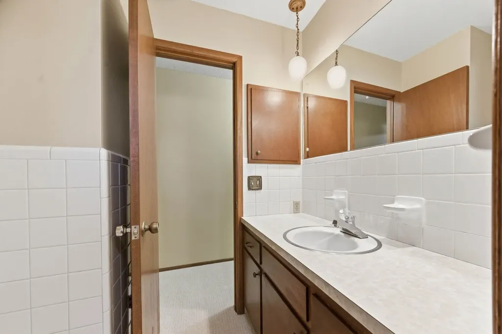 2132 N Mccomas Wichita KS 67203