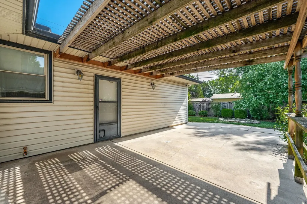 2132 N Mccomas Wichita KS 67203