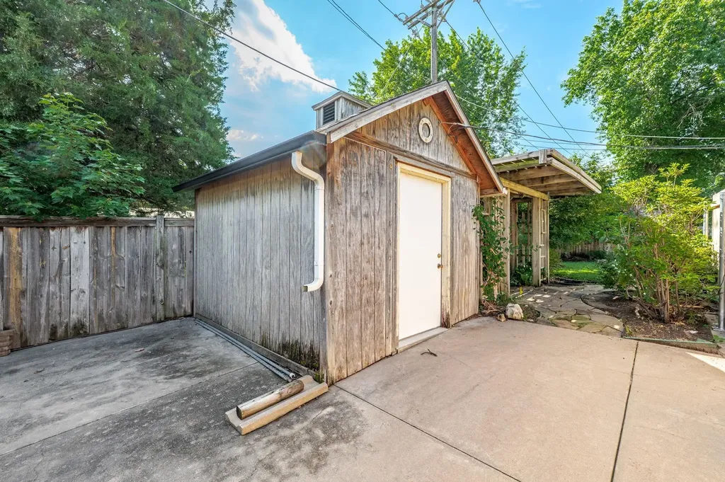 2132 N Mccomas Wichita KS 67203