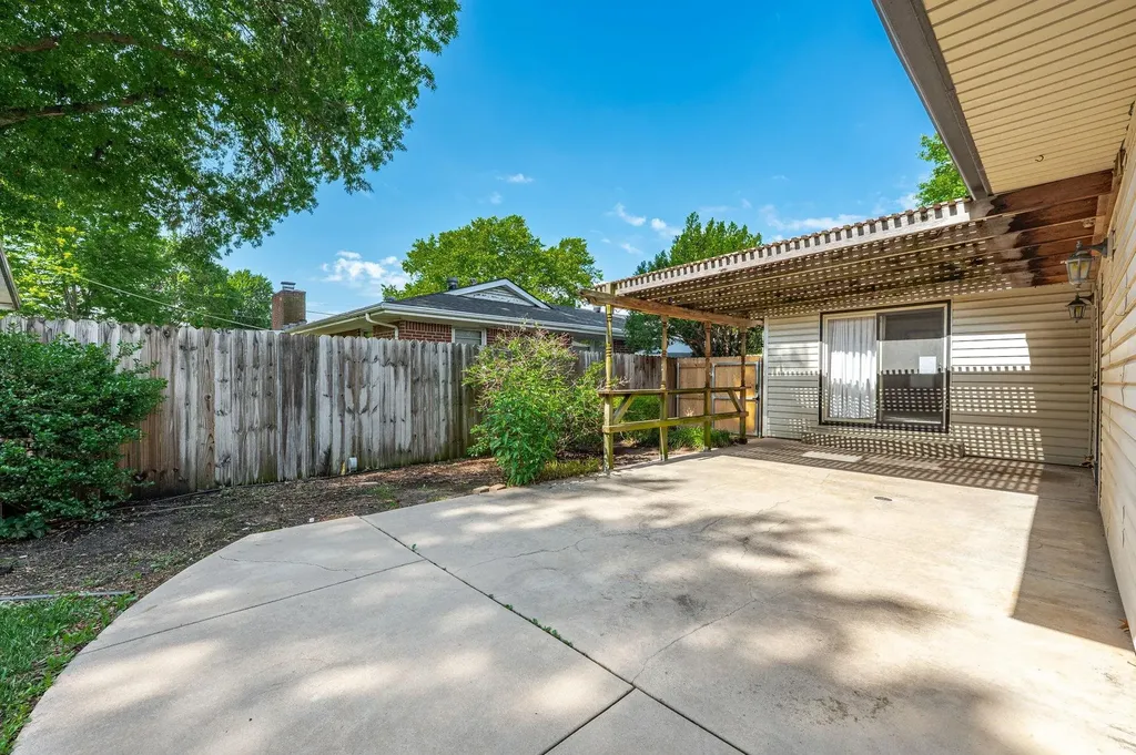 2132 N Mccomas Wichita KS 67203
