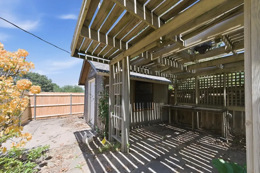 2132 N Mccomas Wichita KS 67203