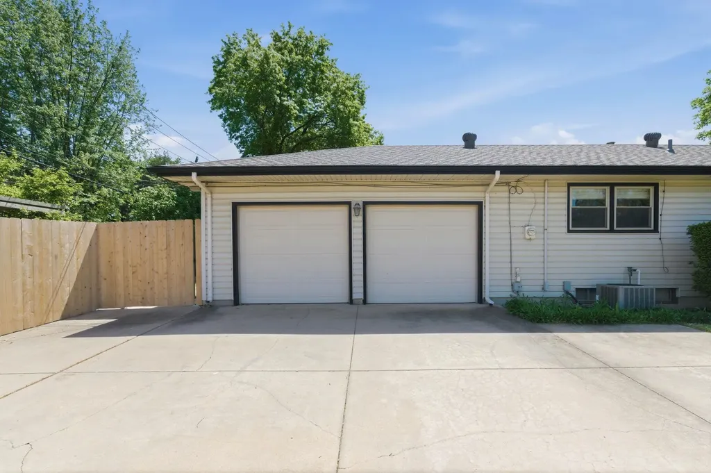 2132 N Mccomas Wichita KS 67203