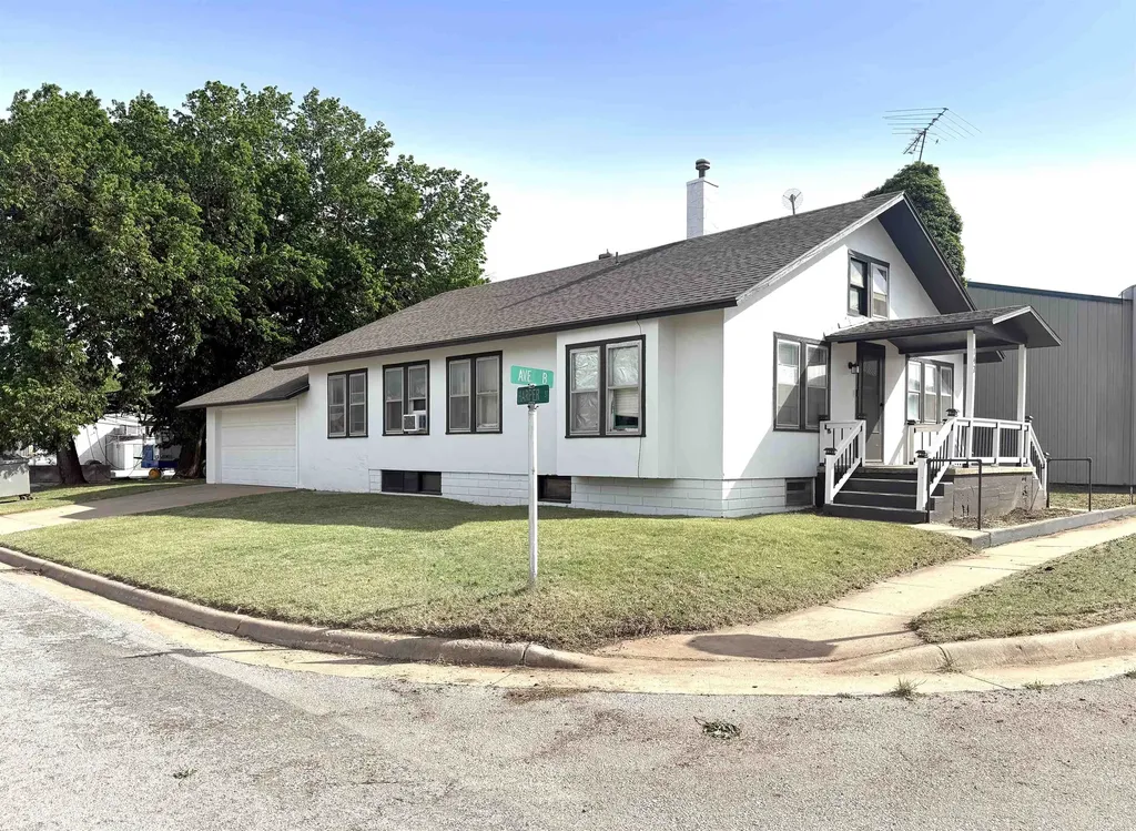 142 W Ave B Attica KS 67009