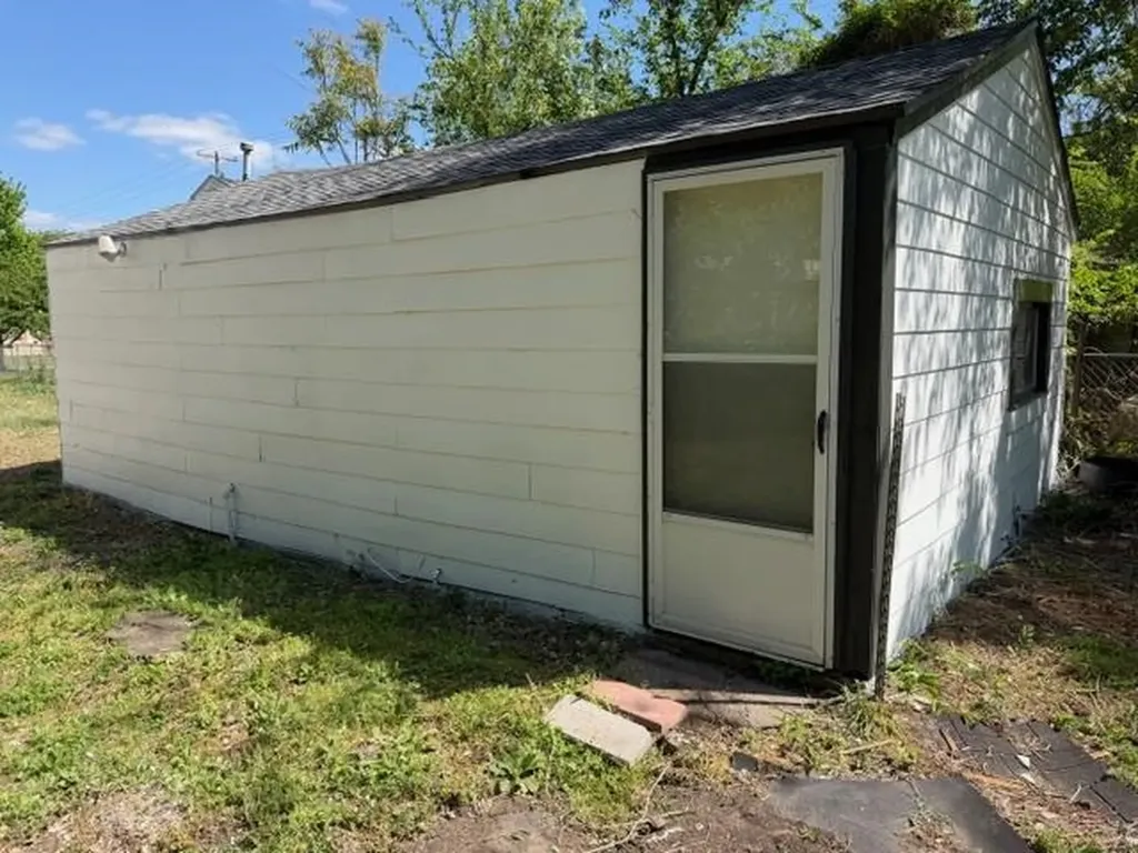 1657 S Gold Wichita KS 67213