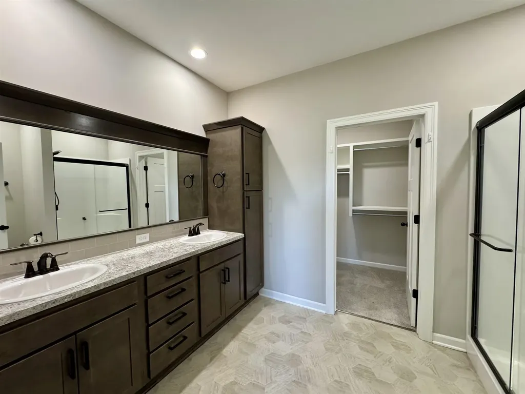 896 N Cloverleaf Goddard KS 67052