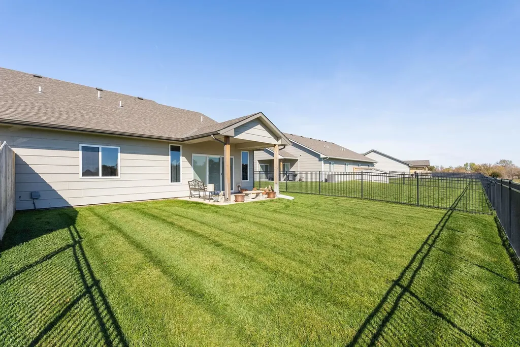 896 N Cloverleaf Goddard KS 67052