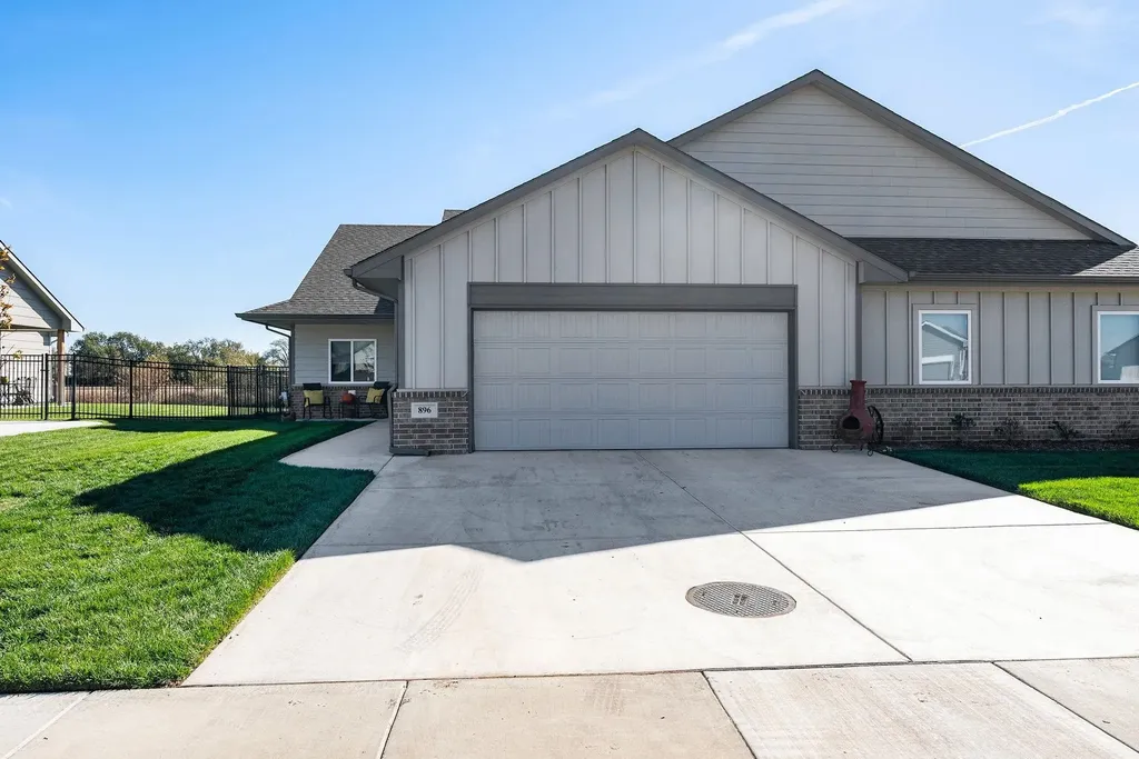 896 N Cloverleaf Goddard KS 67052
