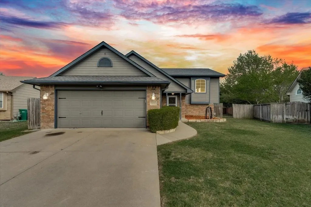 1932 S Leeanne Lane Wichita KS 67207