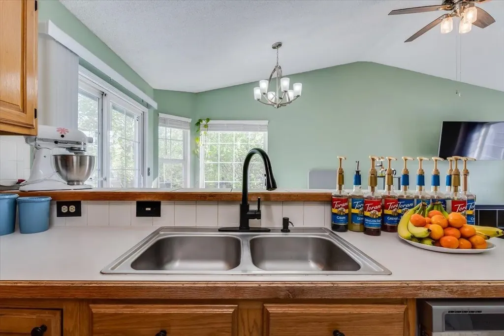 1932 S Leeanne Lane Wichita KS 67207