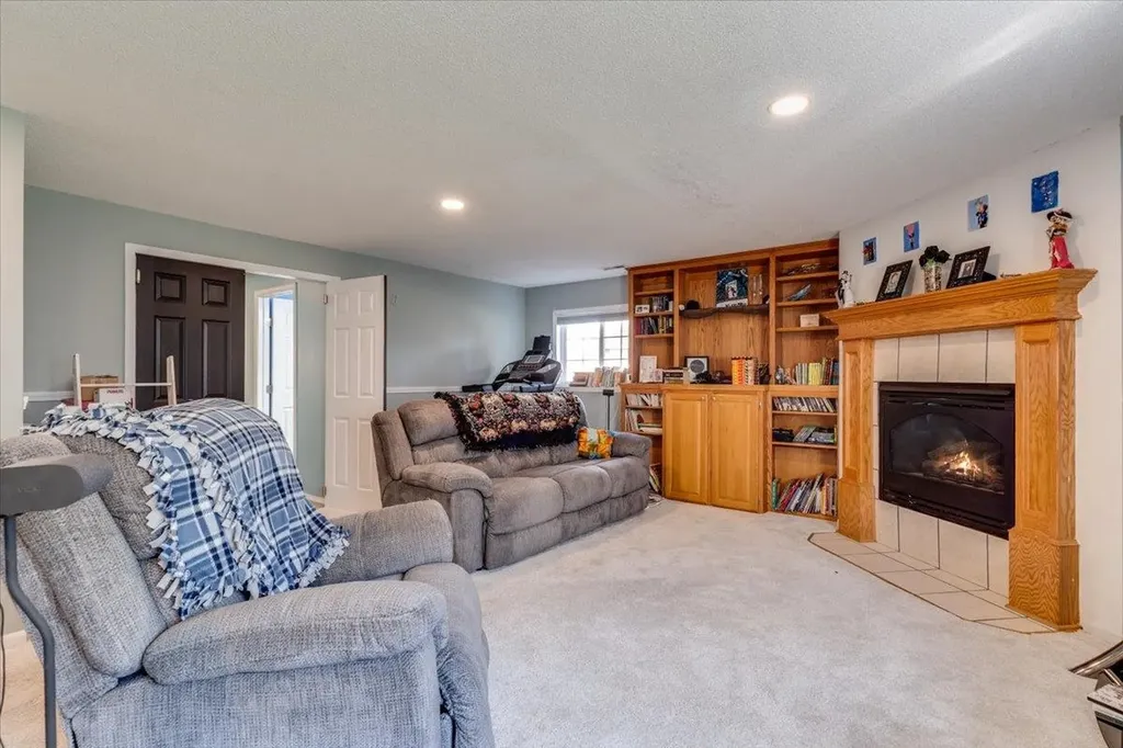 1932 S Leeanne Lane Wichita KS 67207