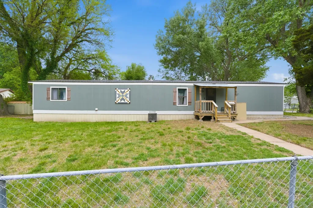 5036 S Broadview Court Wichita KS 67210