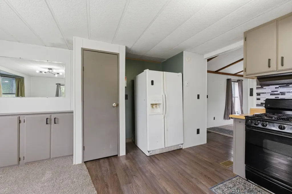 5036 S Broadview Court Wichita KS 67210