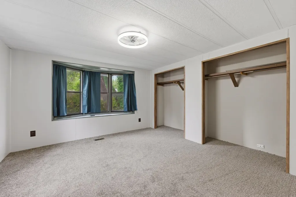 5036 S Broadview Court Wichita KS 67210