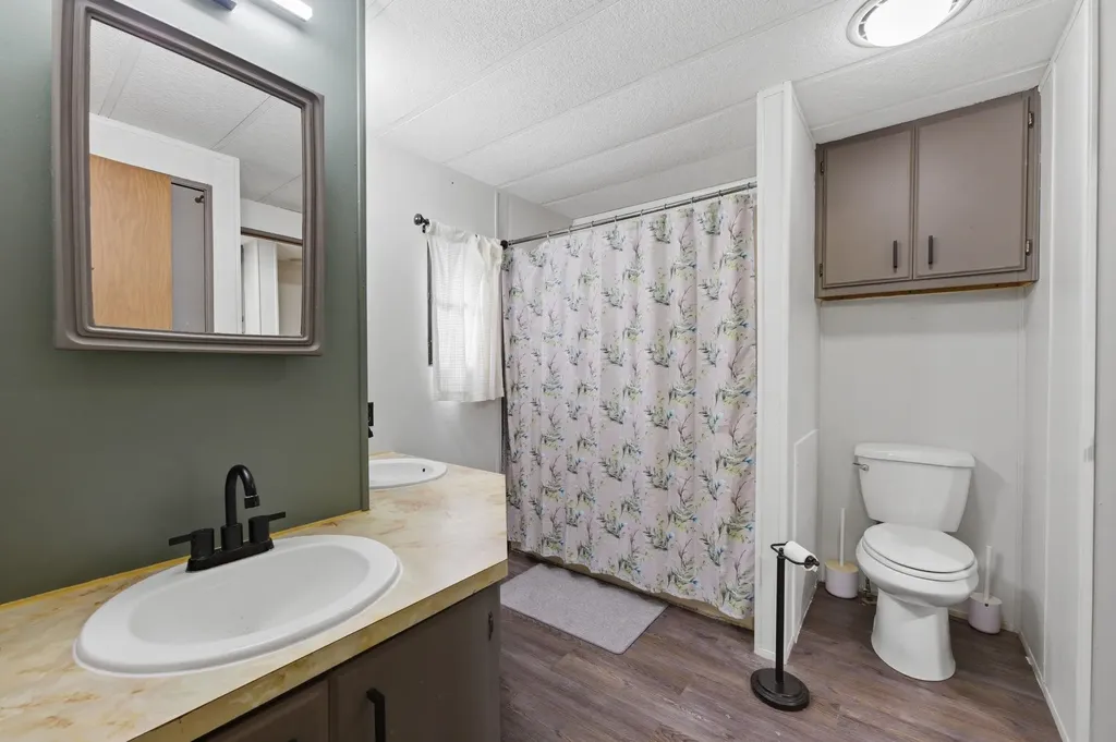 5036 S Broadview Court Wichita KS 67210
