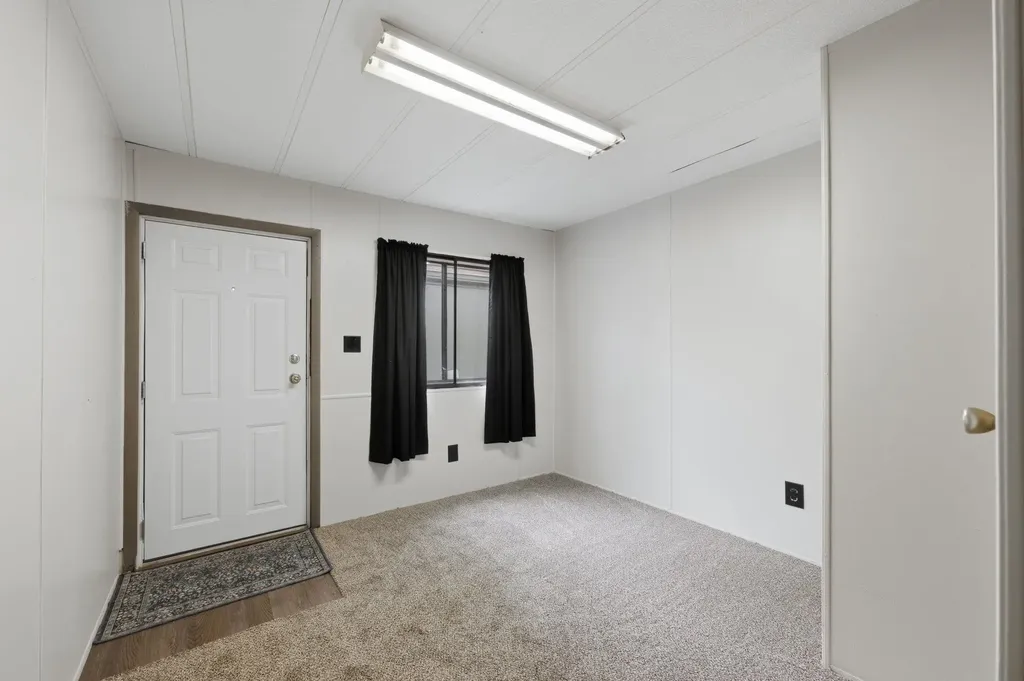 5036 S Broadview Court Wichita KS 67210