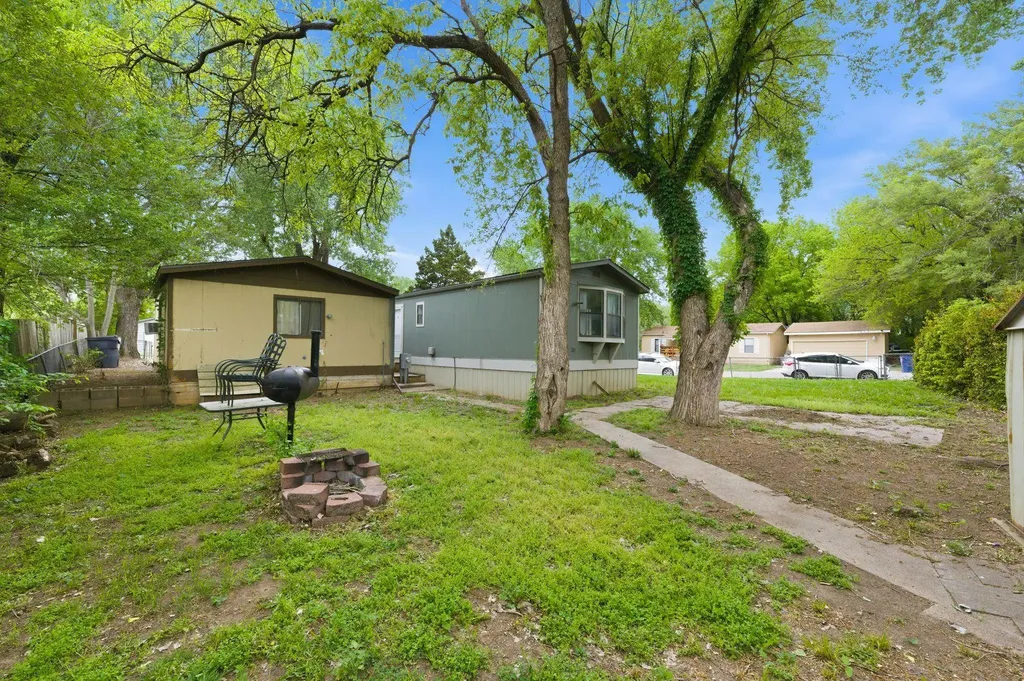 5036 S Broadview Court Wichita KS 67210