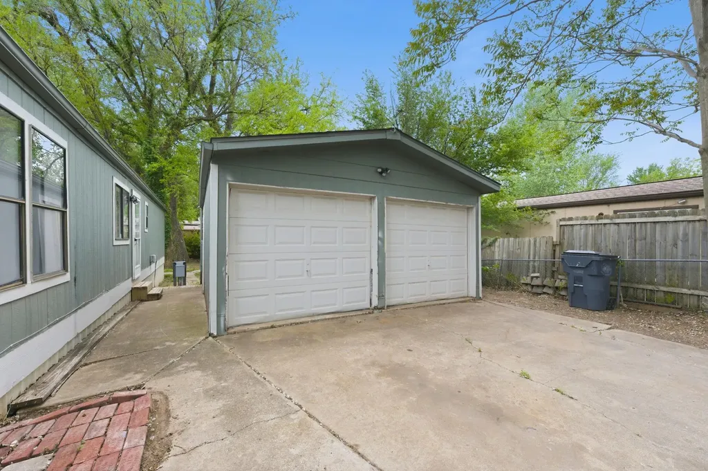 5036 S Broadview Court Wichita KS 67210