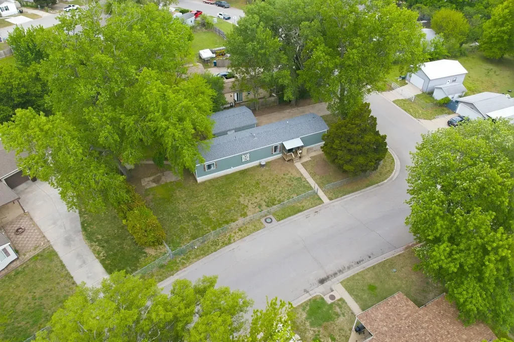 5036 S Broadview Court Wichita KS 67210