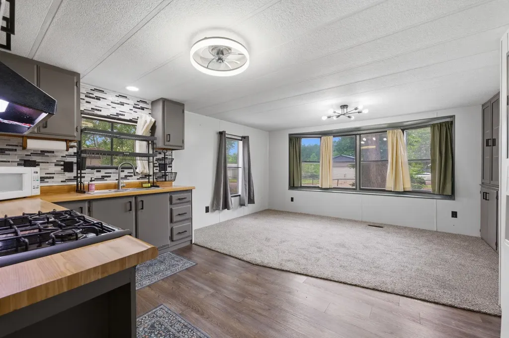 5036 S Broadview Court Wichita KS 67210