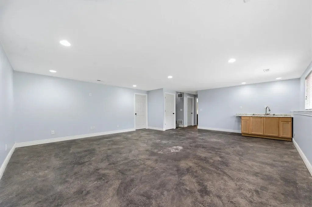2602 E Kite Wichita KS 67219