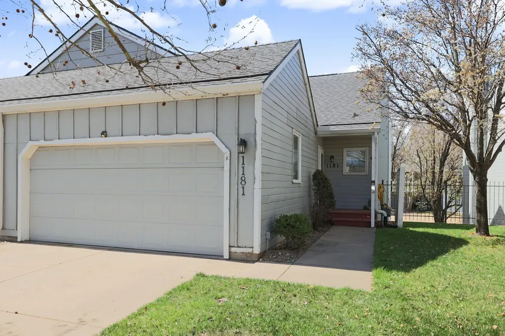 1181 N Lakewind Street Wichita KS 67212