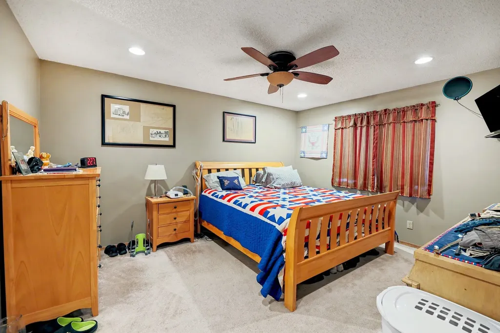 1181 N Lakewind Street Wichita KS 67212
