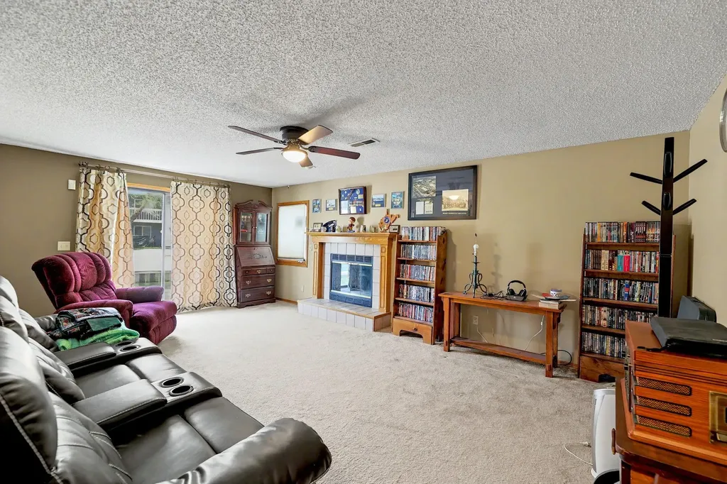 1181 N Lakewind Street Wichita KS 67212