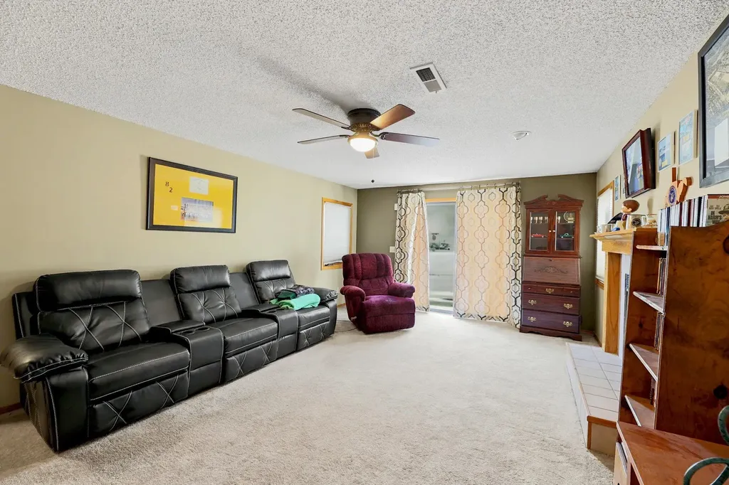 1181 N Lakewind Street Wichita KS 67212